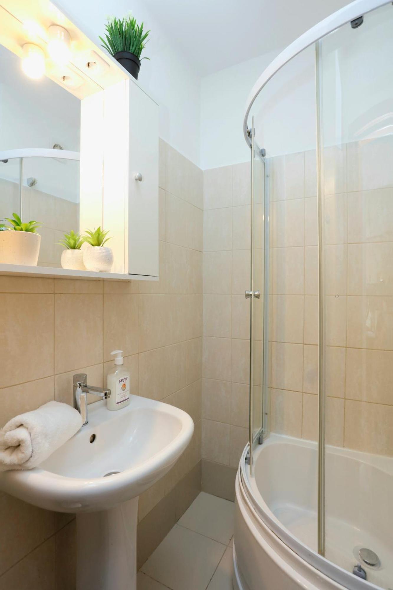 Old Town - Pet Friendly - Charming Escape *